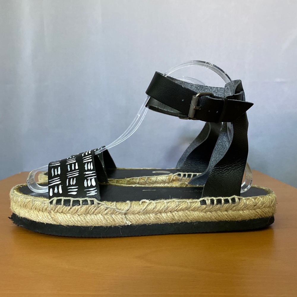 American Eagle hand-painted sandals
